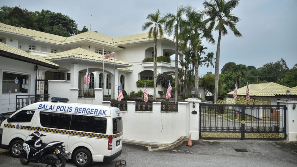 UMNO's Fundraising Campaign for Najib Razak's Fine Flooded With 1-Sen Protest Donations